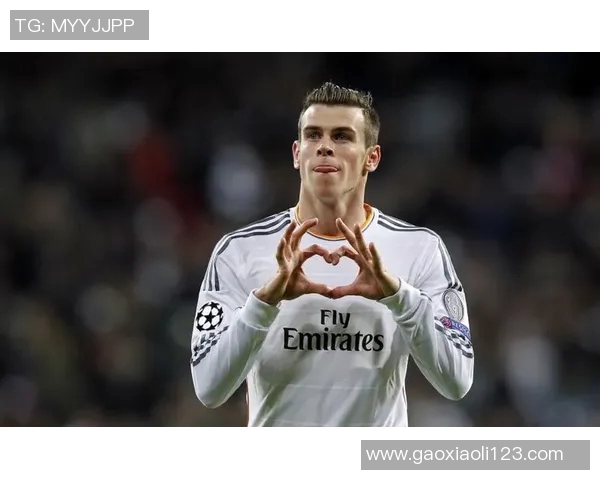 足球明星家伟帅气风采尽显的精彩瞬间与背后故事分享